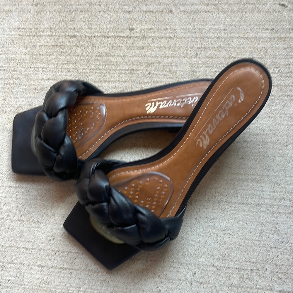 l’intervalle black slide-on sandals